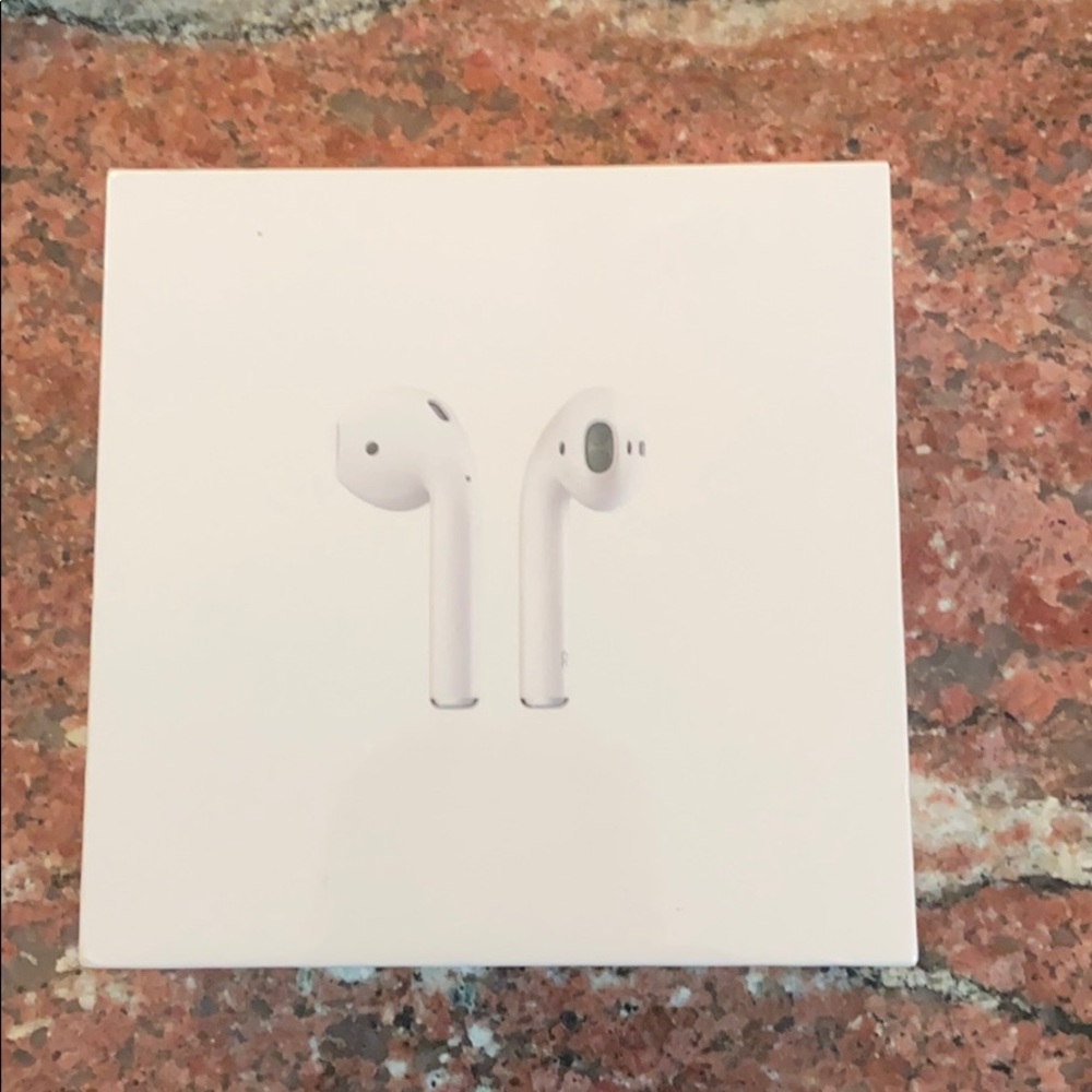 APPLE AIRPODS W/CHARGING CASE - NEWEST MODEL